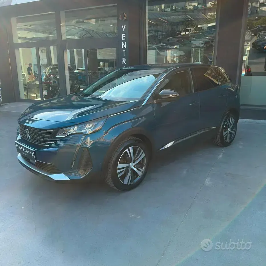 Usata Peugeot 3008 Allure 131 CV (96 kW) 2022 Bluazzurro SUV