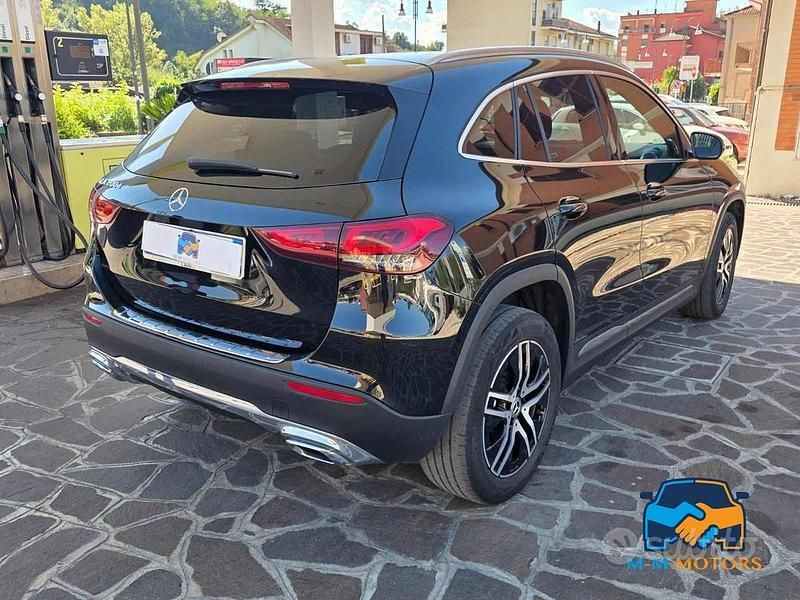 Begagnad Mercedes GLA200 Premium 150 HK (110 kW) 2023 Svart SUV