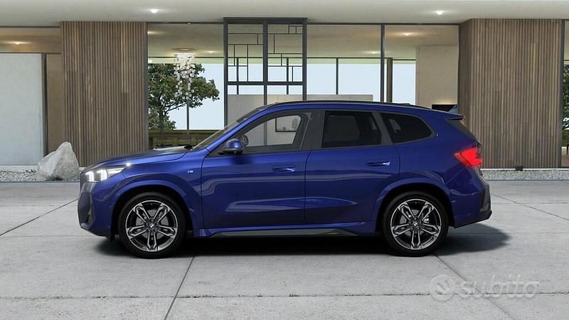 Begagnad BMW X1 Comfort Edition 150 HK (110 kW) 2024 Blå SUV