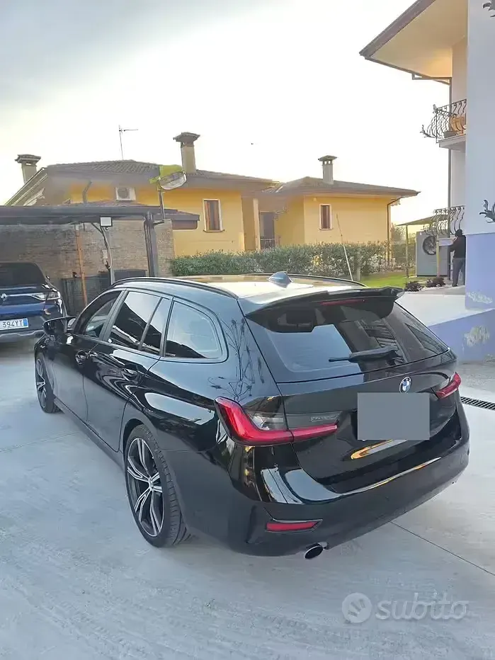Usata BMW 318 150 CV (110 kW) 2020 Nero Station wagon