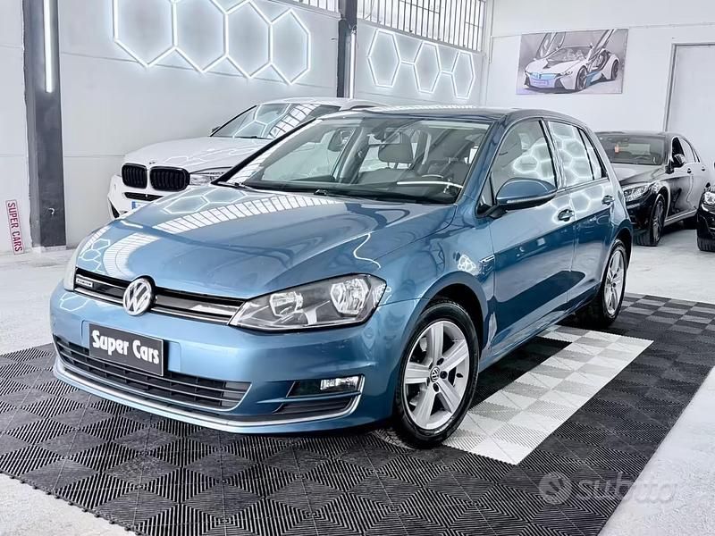 Usata VW Golf VII Highline 110 CV (80 kW) 2016 Blu Berlina