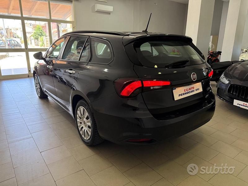 Usata Fiat Tipo Easy 120 CV (88 kW) 2019 Blu Station wagon