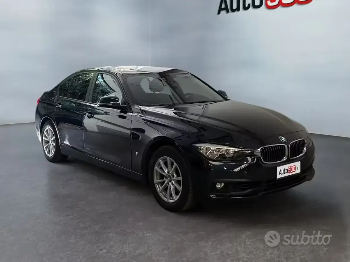 Usata BMW 330 Advantage 184 CV (135 kW) 2017 Blu/azzurro Berlina