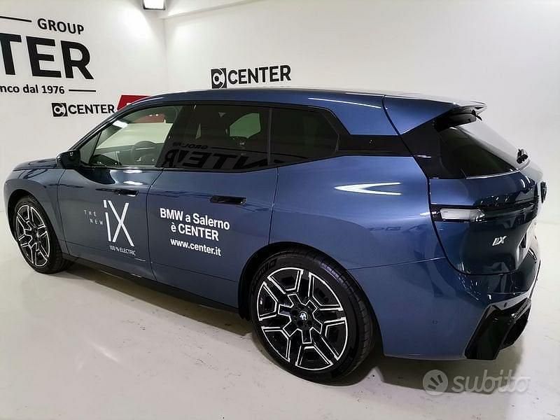 Nuova BMW iX M Sport 300 kW (408 CV) 2025 Blu SUV