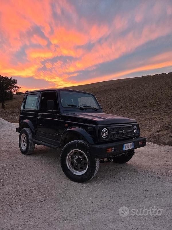 Blu Usata 1997 Suzuki Samurai SUV | 7600 € (Buon prezzo) - Immagine 1/4