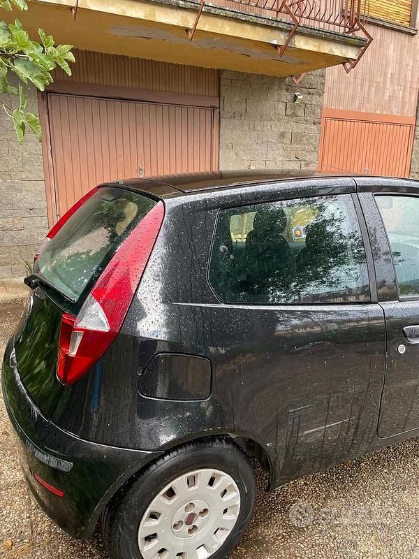 Usata Fiat Punto 80 CV (58 kW) 2009 Nero Utilitaria