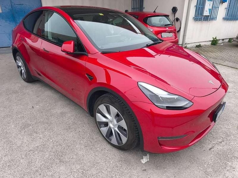 Usata Tesla Model Y 152 kW (208 CV) 2022 Rosso SUV