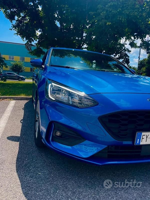 Usata Ford Focus ST-Line 120 CV (88 kW) 2020 Blu Berlina