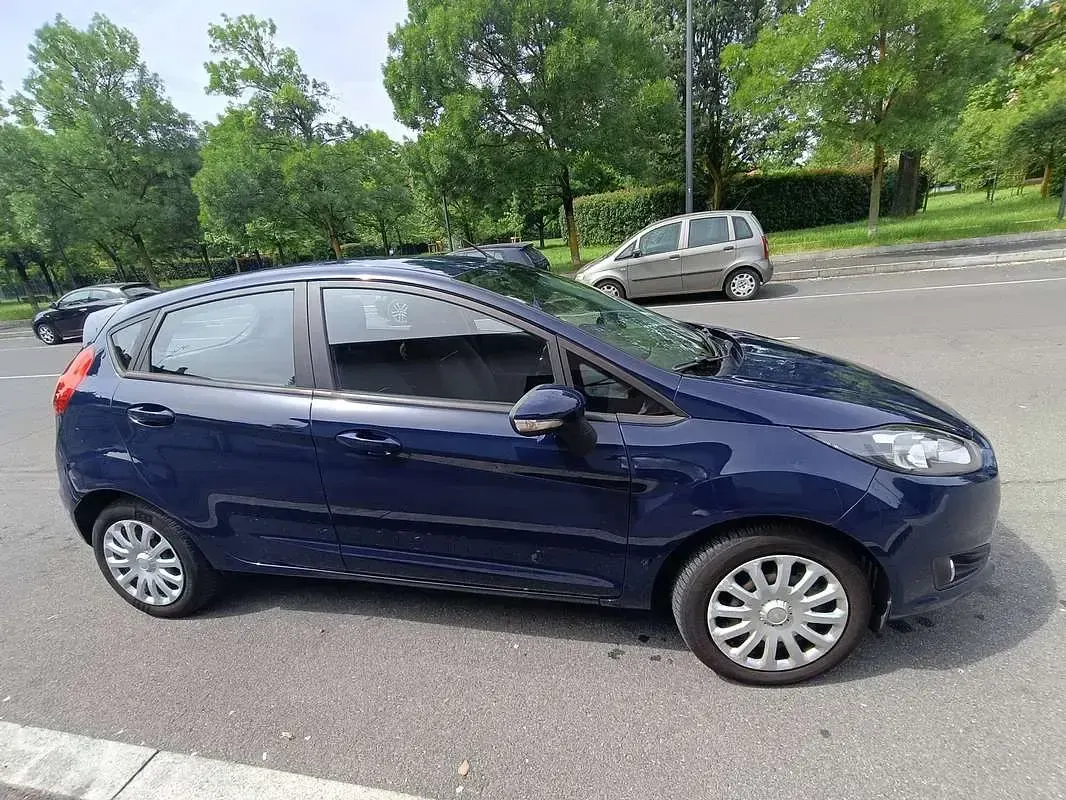 Usata Ford Fiesta 95 CV (69 kW) 2016 Blu/azzurro Utilitaria