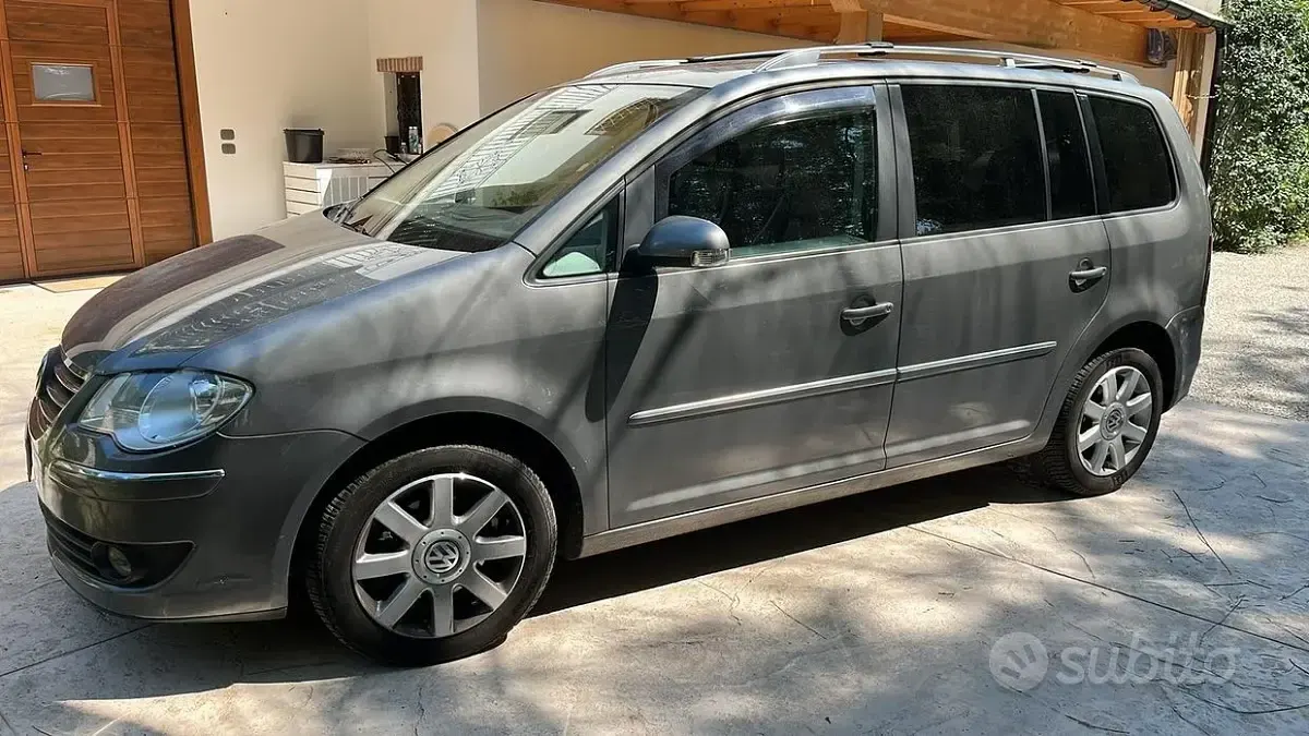 Usata VW Touran 170 CV (125 kW) 2008 Grigio Monovolume