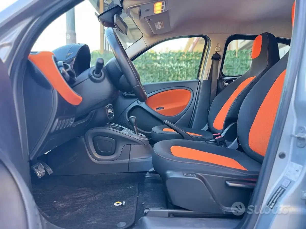 Begagnad Smart ForFour Passion 71 HK (52 kW) 2016 Grå Halvkombi