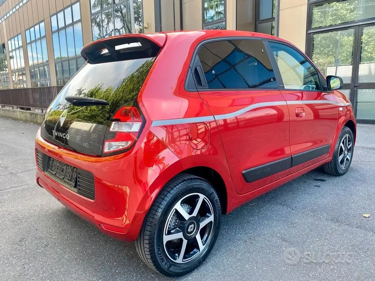 Usata Renault Twingo LIMITED 69 CV (50 kW) 2018 Nero Utilitaria