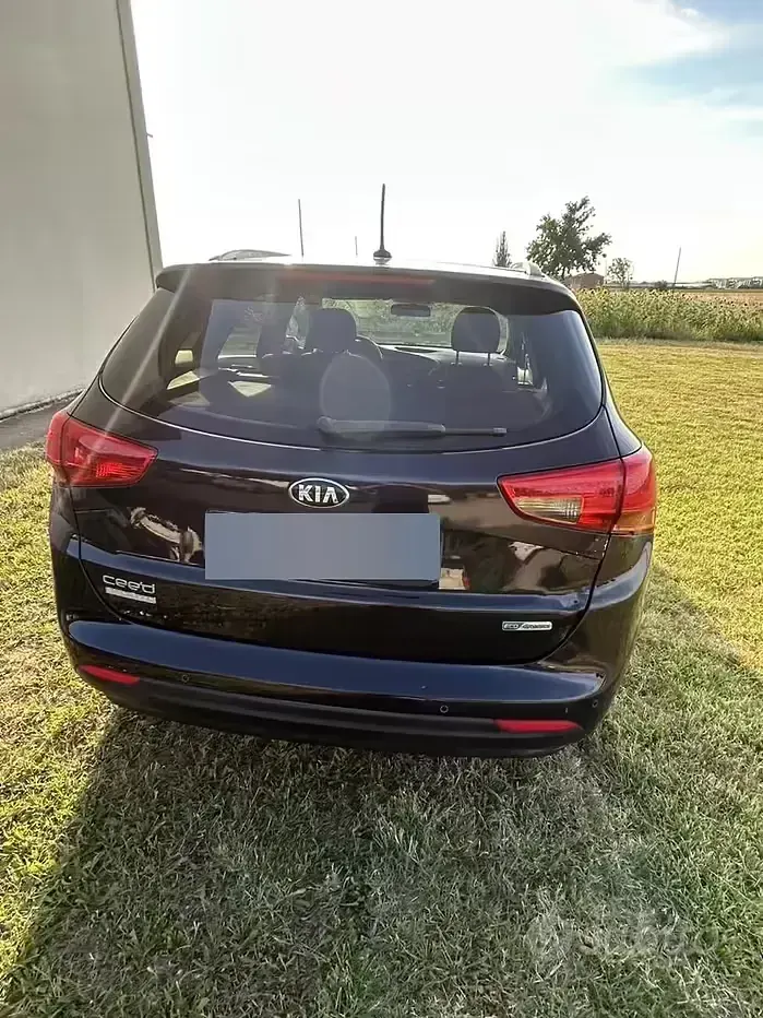 Usata Kia Ceed 128 CV (94 kW) 2015 Nero Utilitaria