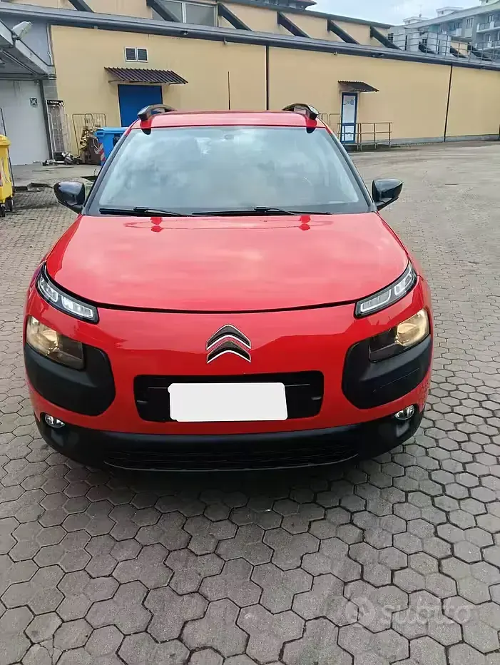 Usata Citroën C4 Cactus 75 CV (55 kW) 2015 Rosso Utilitaria
