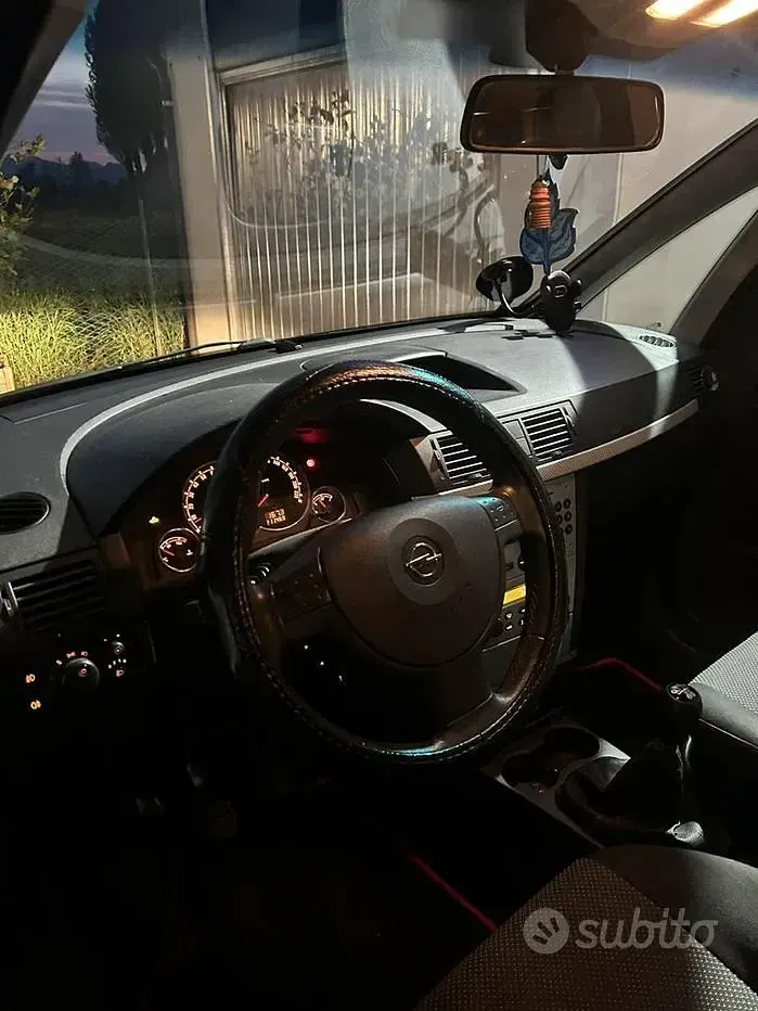 Usata Opel Meriva 105 CV (77 kW) 2006 Nero Monovolume