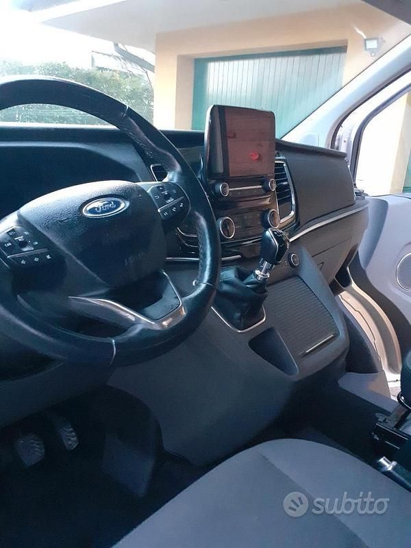 Usata Ford Tourneo 130 CV (95 kW) 2019 Grigio Monovolume
