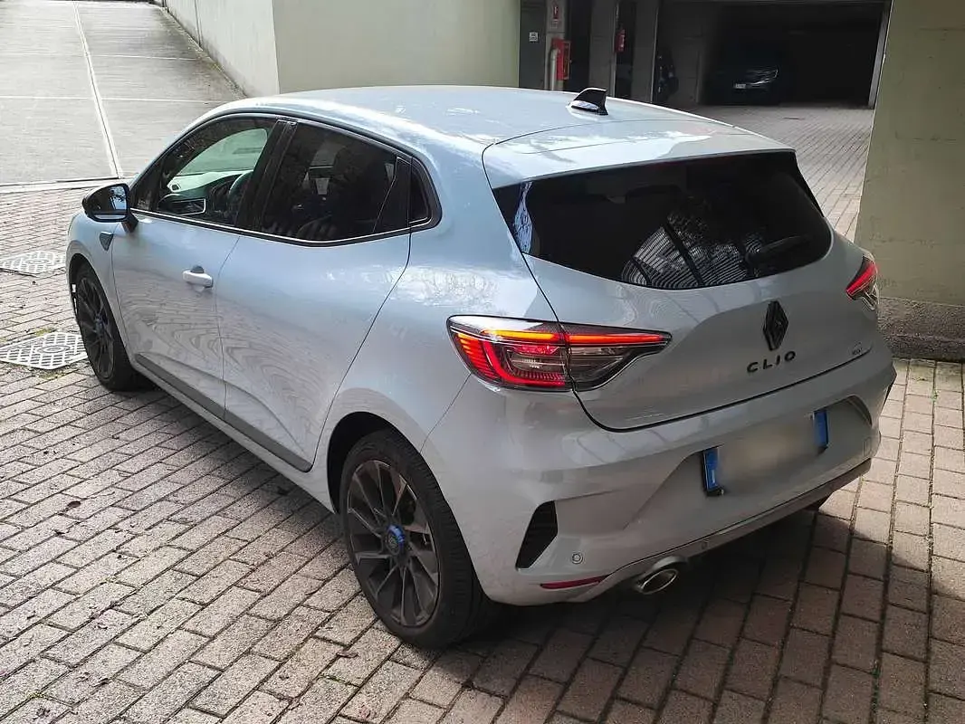 Usata Renault Clio V Esprit Alpine 91 CV (66 kW) 2024 Grigio Berlina