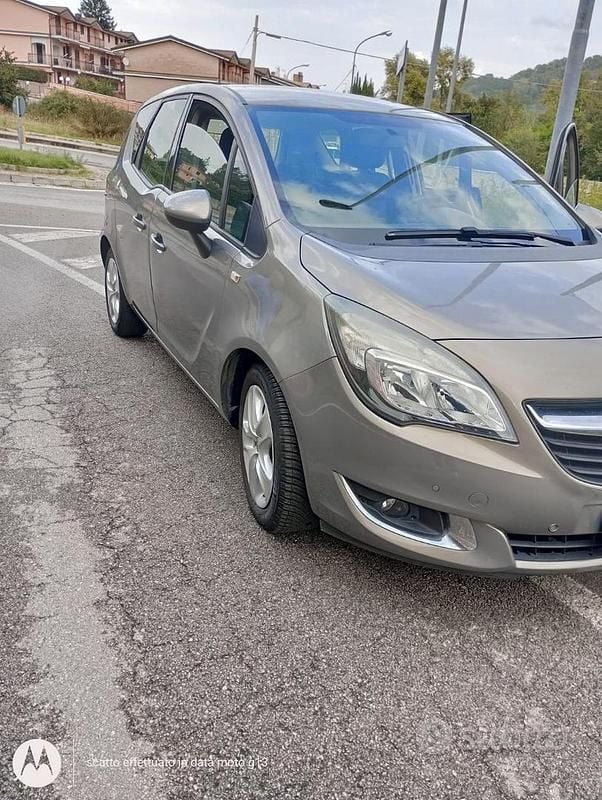 Usata Opel Meriva 120 CV (88 kW) 2015 Grigio Monovolume