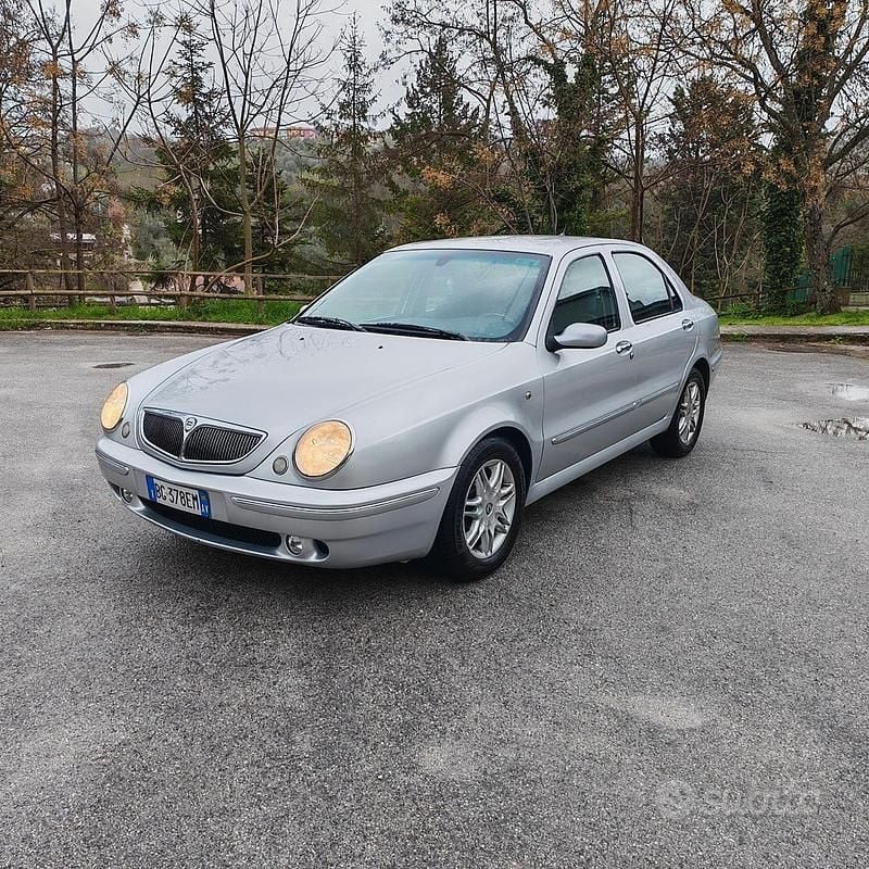 Usata Lancia Lybra 2000 Grigio Berlina