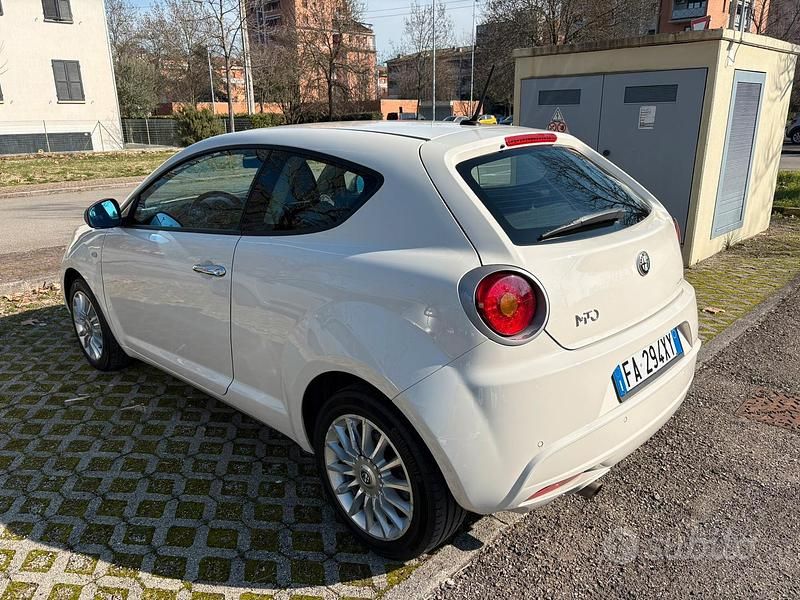 Usata Alfa Romeo MiTo Progression 70 CV (51 kW) 2015 Bianco Utilitaria
