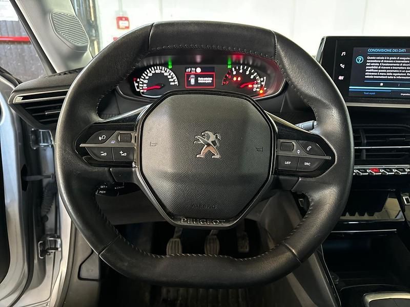 Usata Peugeot 208 Allure 101 CV (74 kW) 2023 Grigio Utilitaria