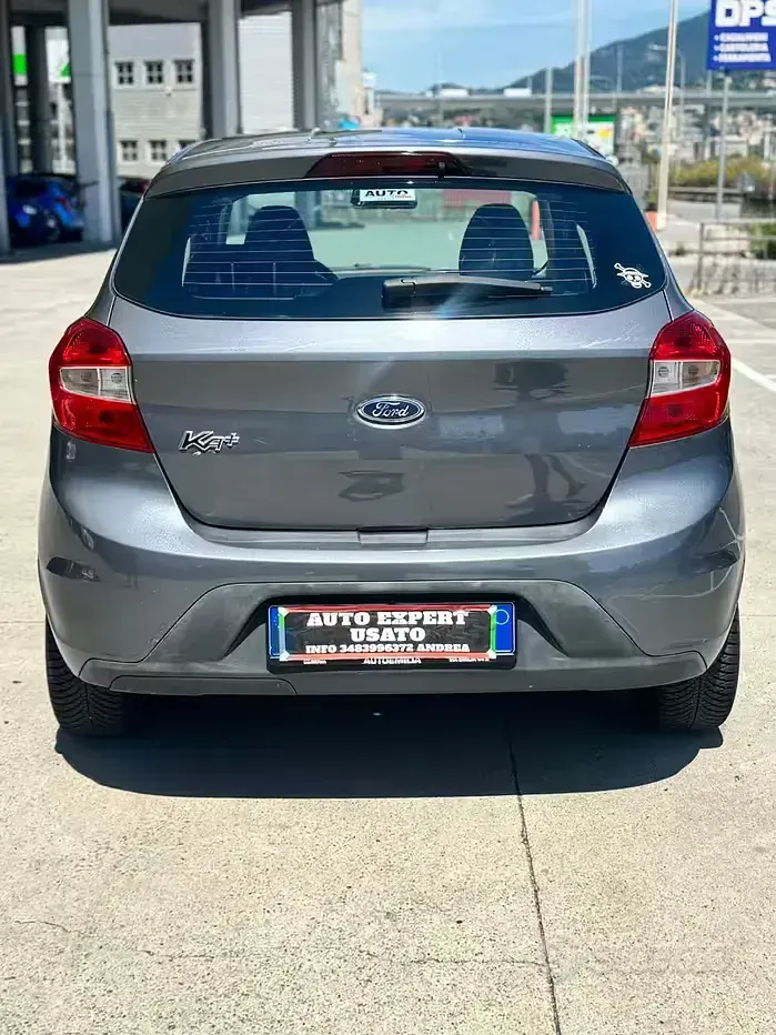 Usata Ford Ka Plus Titanium 71 CV (52 kW) 2016 Grigio Utilitaria