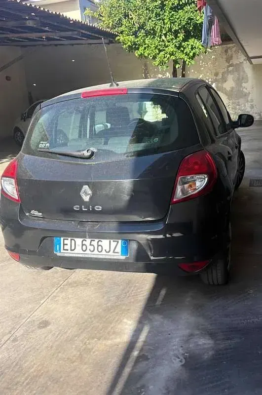 Usata Renault Clio III 86 CV (63 kW) 2010 Nero Berlina