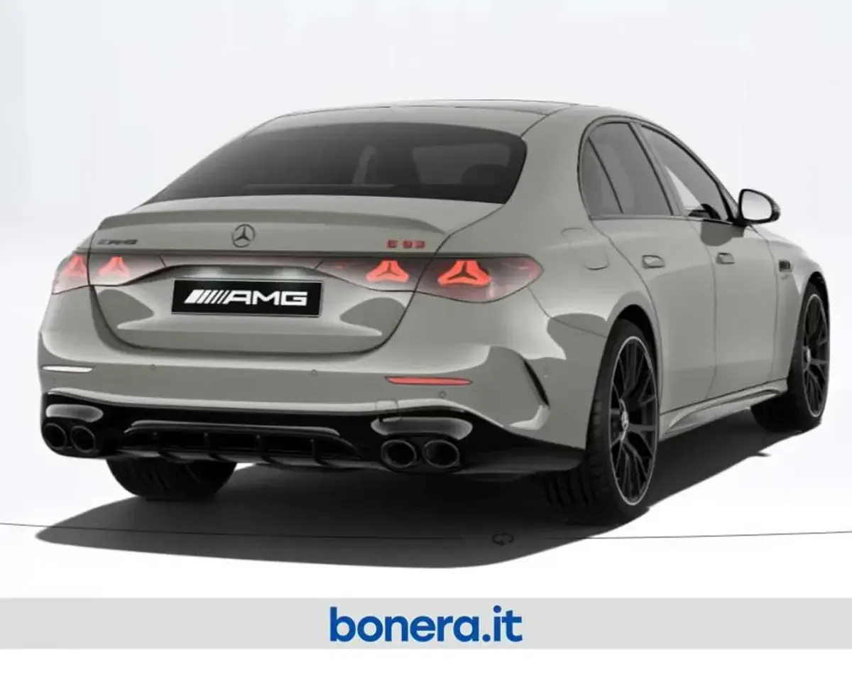 Nuova Mercedes E53 AMG Premium Plus 585 CV (430 kW) 2026 Grigio alpi manufaktur Berlina