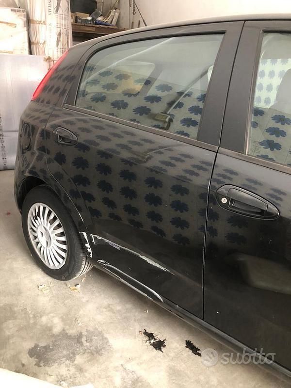Usata Fiat Punto 90 CV (66 kW) 2008 Berlina