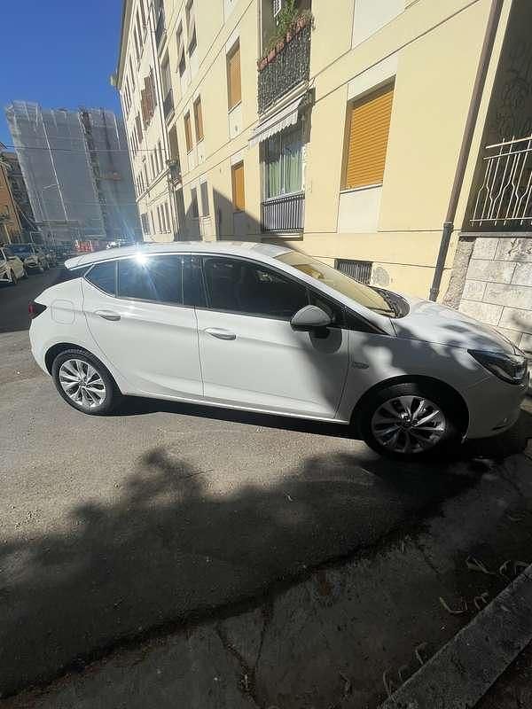 Usata Opel Astra Dynamic 110 CV (80 kW) 2018 Berlina