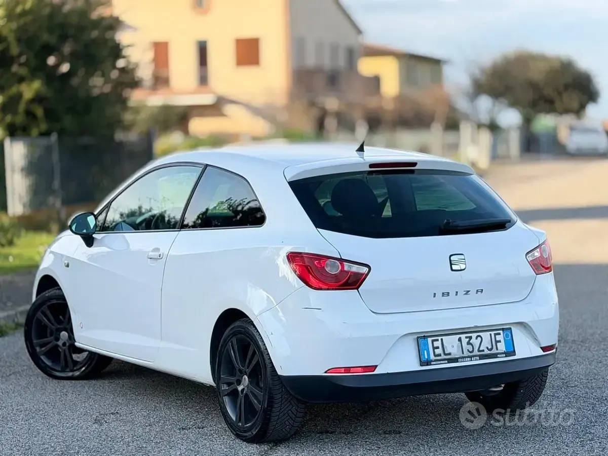 Usata Seat Ibiza Reference 69 CV (50 kW) 2012 Bianco Coupé