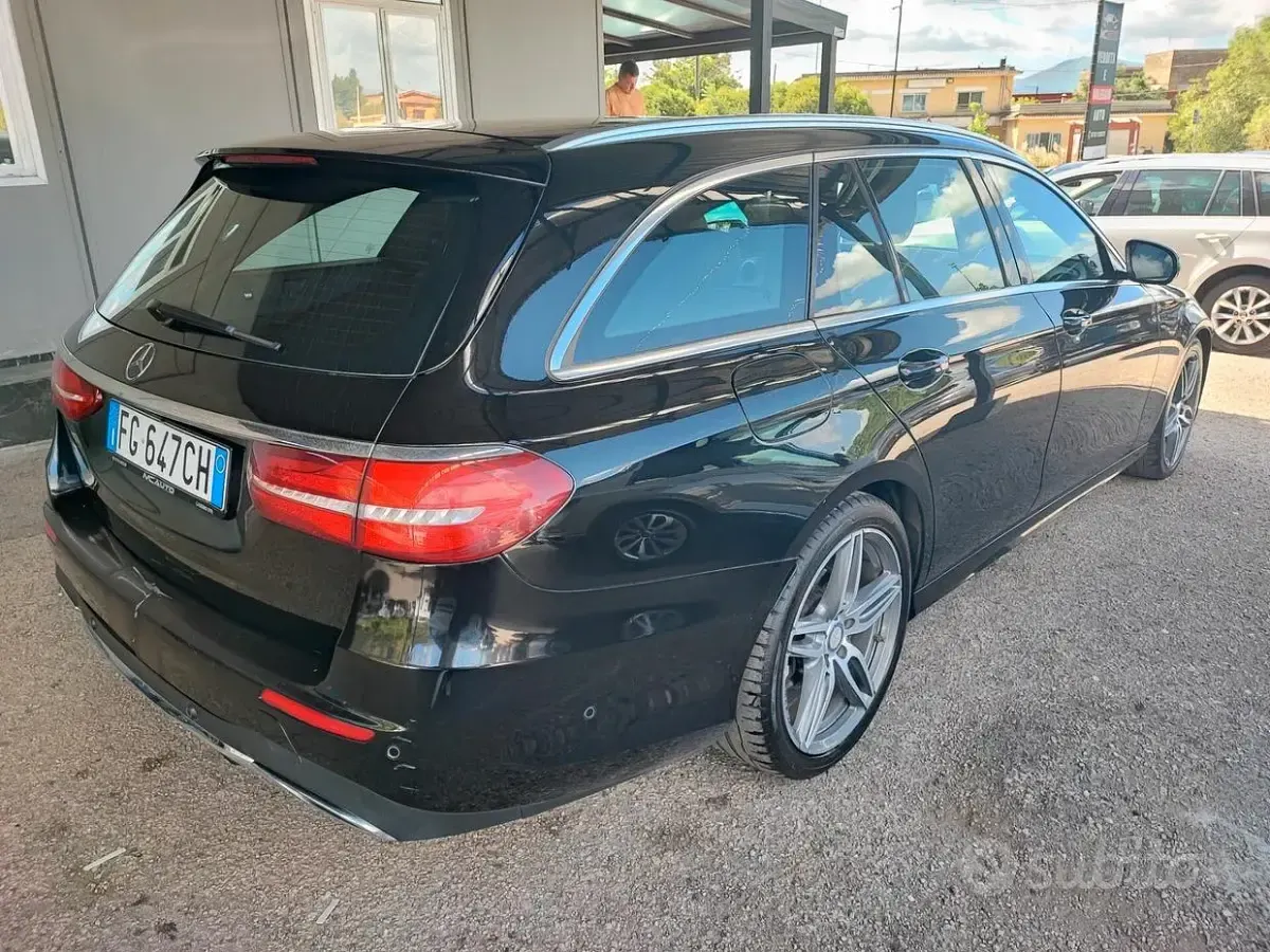Usata Mercedes E220 Premium Plus 194 CV (142 kW) 2016 Nero Station wagon