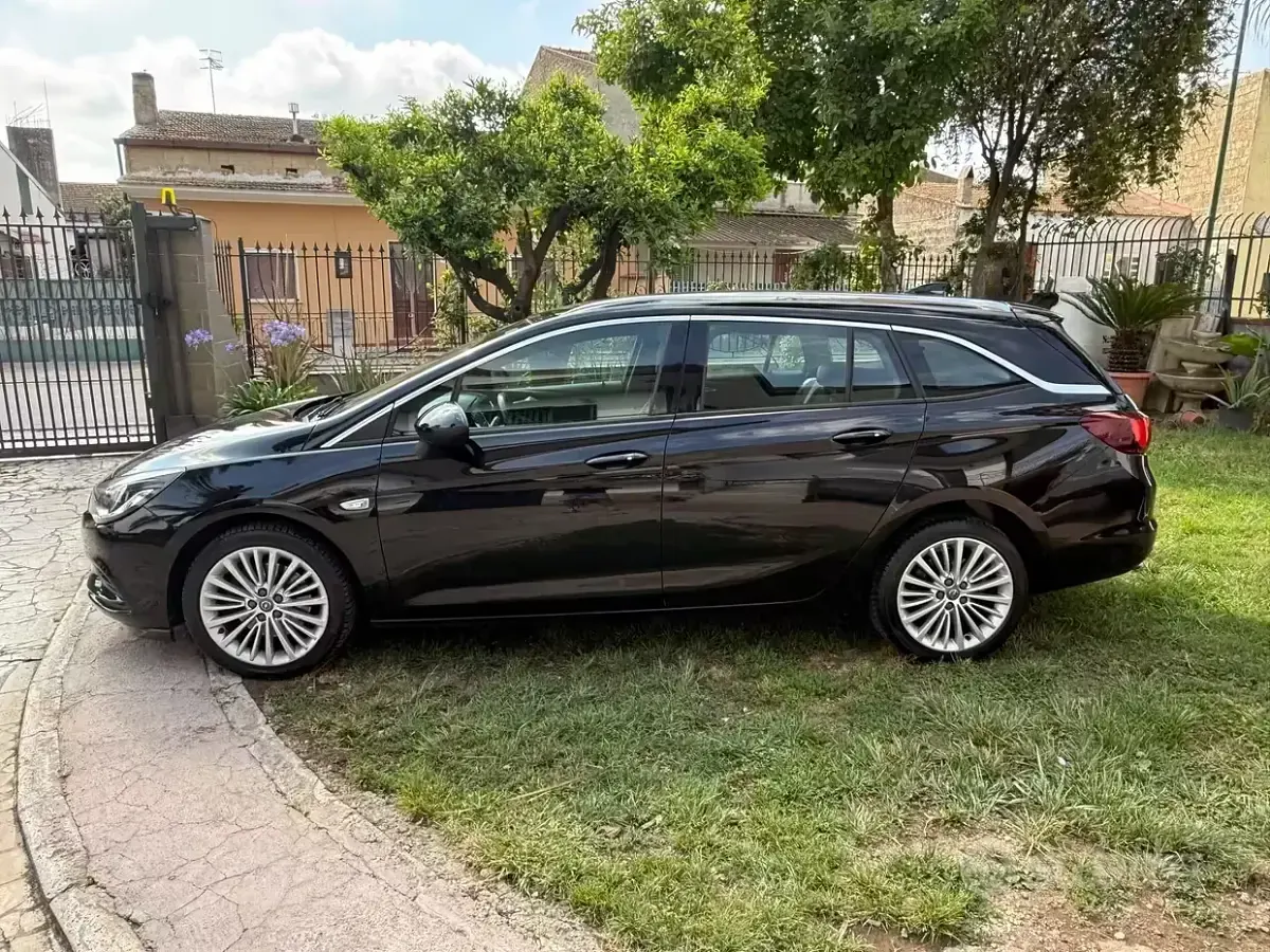 Usata Opel Astra Innovation 160 CV (117 kW) 2017 Nero Station wagon
