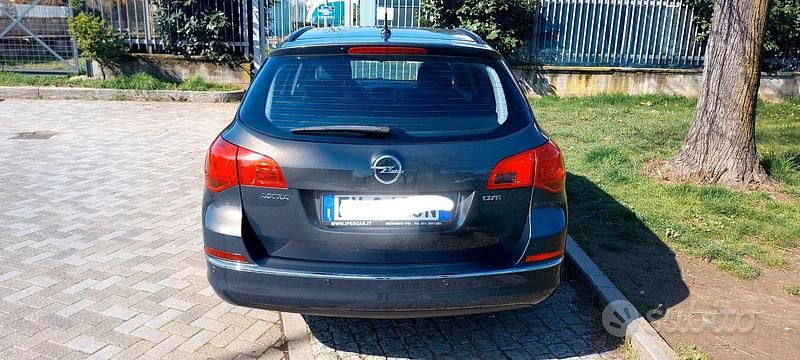 Usata Opel Astra Sport 80 CV (58 kW) 2014 Station wagon