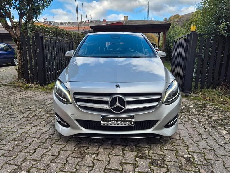 Argento Usata 2018 Mercedes B180 Premium Monovolume | 14.999 € (Cara) - Immagine 1/4