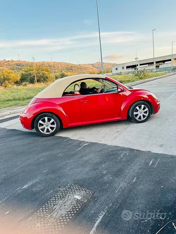 Usata VW New Beetle 2007 Rosso Utilitaria