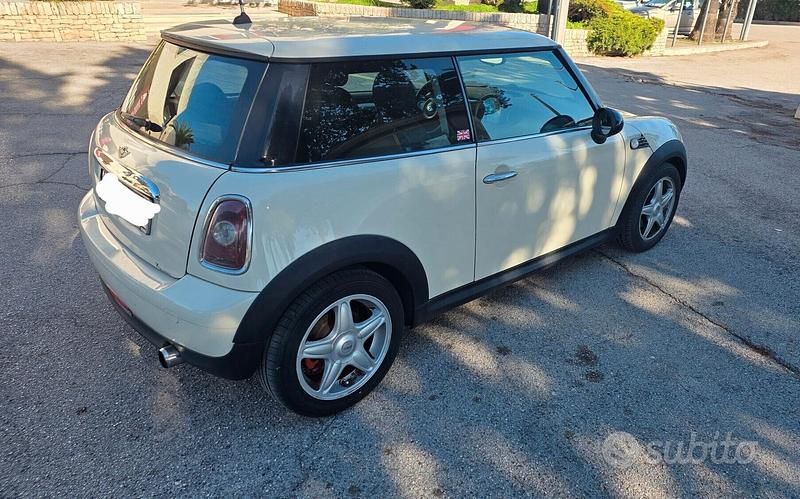 Usata Mini ONE 74 CV (54 kW) 2009 Beige Utilitaria