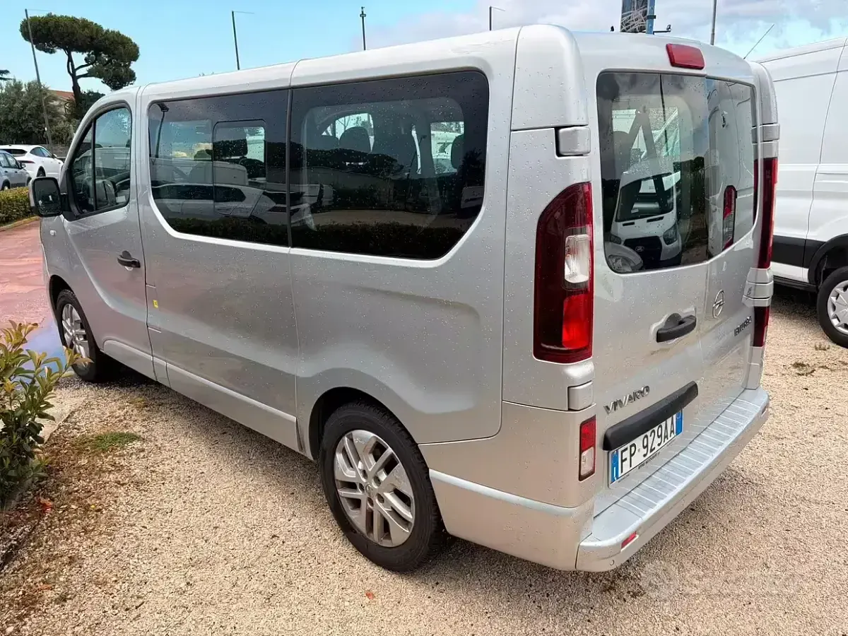 Usata Opel Vivaro 125 CV (91 kW) 2018 Grigio Monovolume