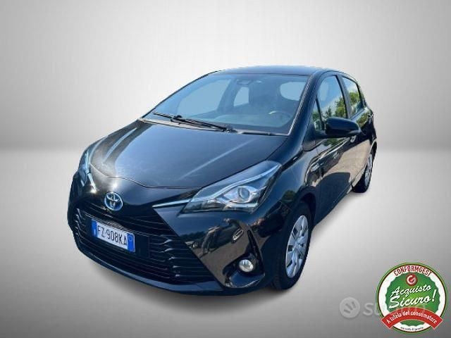 Nero Usata 2019 Toyota Yaris Hybrid Active Tre volumi | 12.600 € (Buon prezzo) - Immagine 1/4