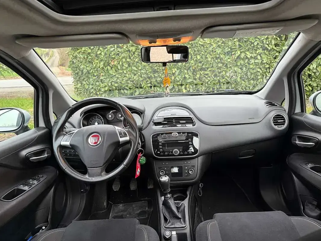 Usata Fiat Grande Punto 77 CV (56 kW) 2012 Bianco Utilitaria