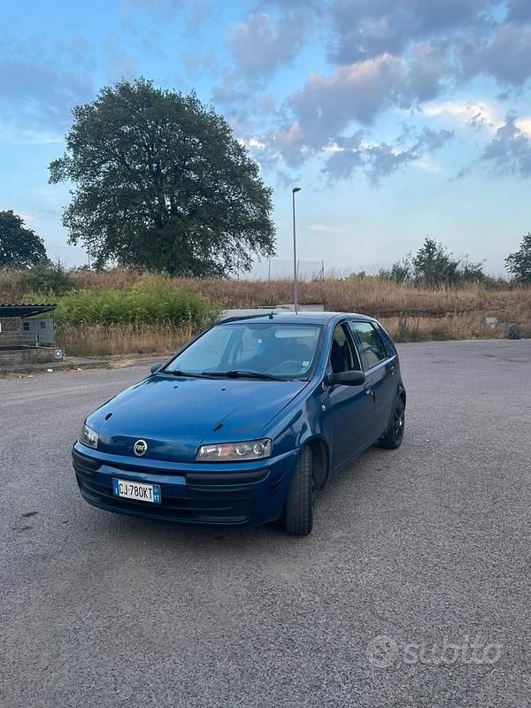 Usata Fiat Punto 80 CV (58 kW) 2003 Blu Utilitaria