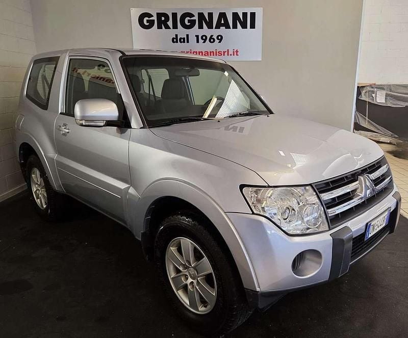 Usata Mitsubishi Pajero Invite 160 CV (117 kW) 2008 Argento SUV