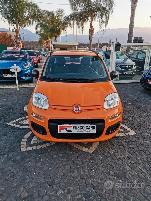 Usata Fiat Panda Lounge 69 CV (50 kW) 2019 Arancione Utilitaria