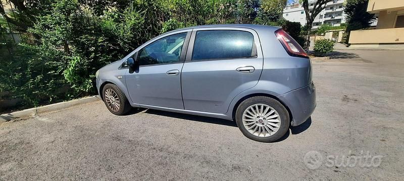 Usata Fiat Punto 95 CV (69 kW) 2007 Grigio Utilitaria