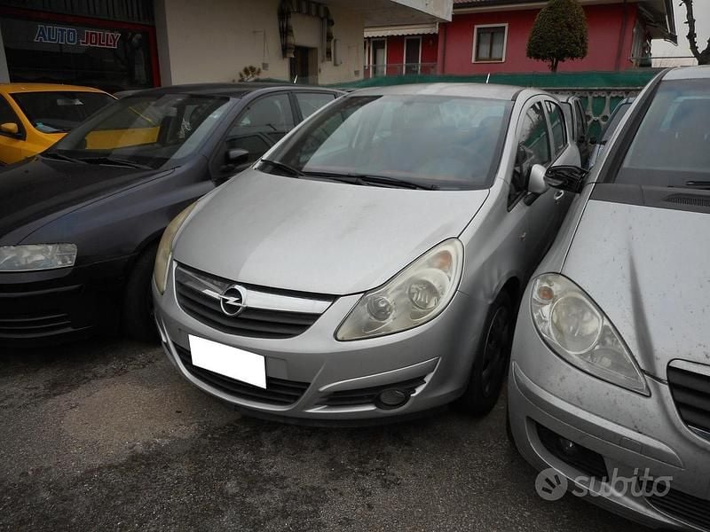 Usata Opel Corsa 2008 Grigio Utilitaria