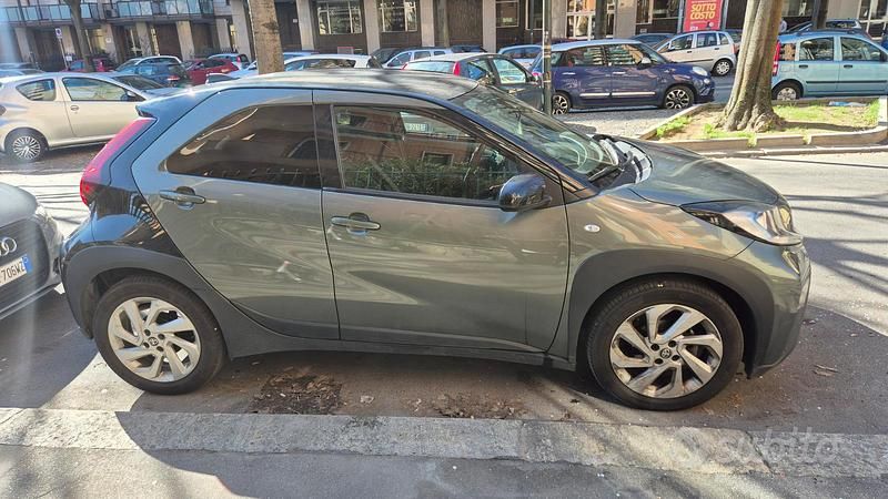 Verde Usata 2022 Toyota Aygo X SUV | 13.500 € (Ottimo prezzo) - Immagine 1/4