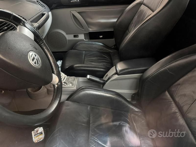 Usata VW New Beetle 2005 Nero Utilitaria