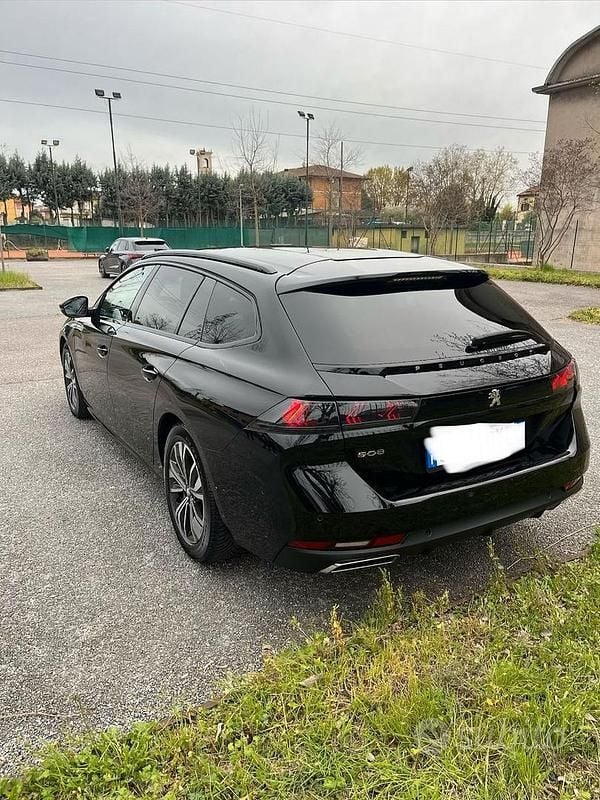 Usata Peugeot 508 130 CV (95 kW) 2022 Nero Station wagon