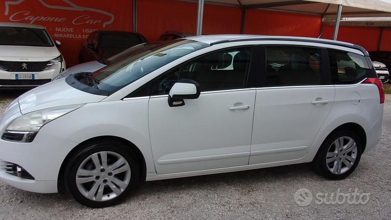 Usata Peugeot 5008 Active 120 CV (88 kW) 2012 Bianco Monovolume
