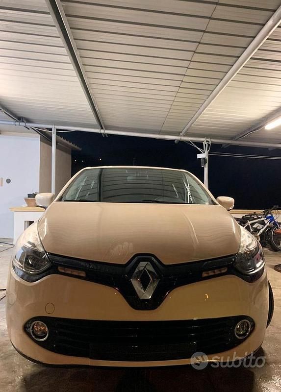 Usata Renault Clio IV 75 CV (55 kW) 2015 Bianco Utilitaria